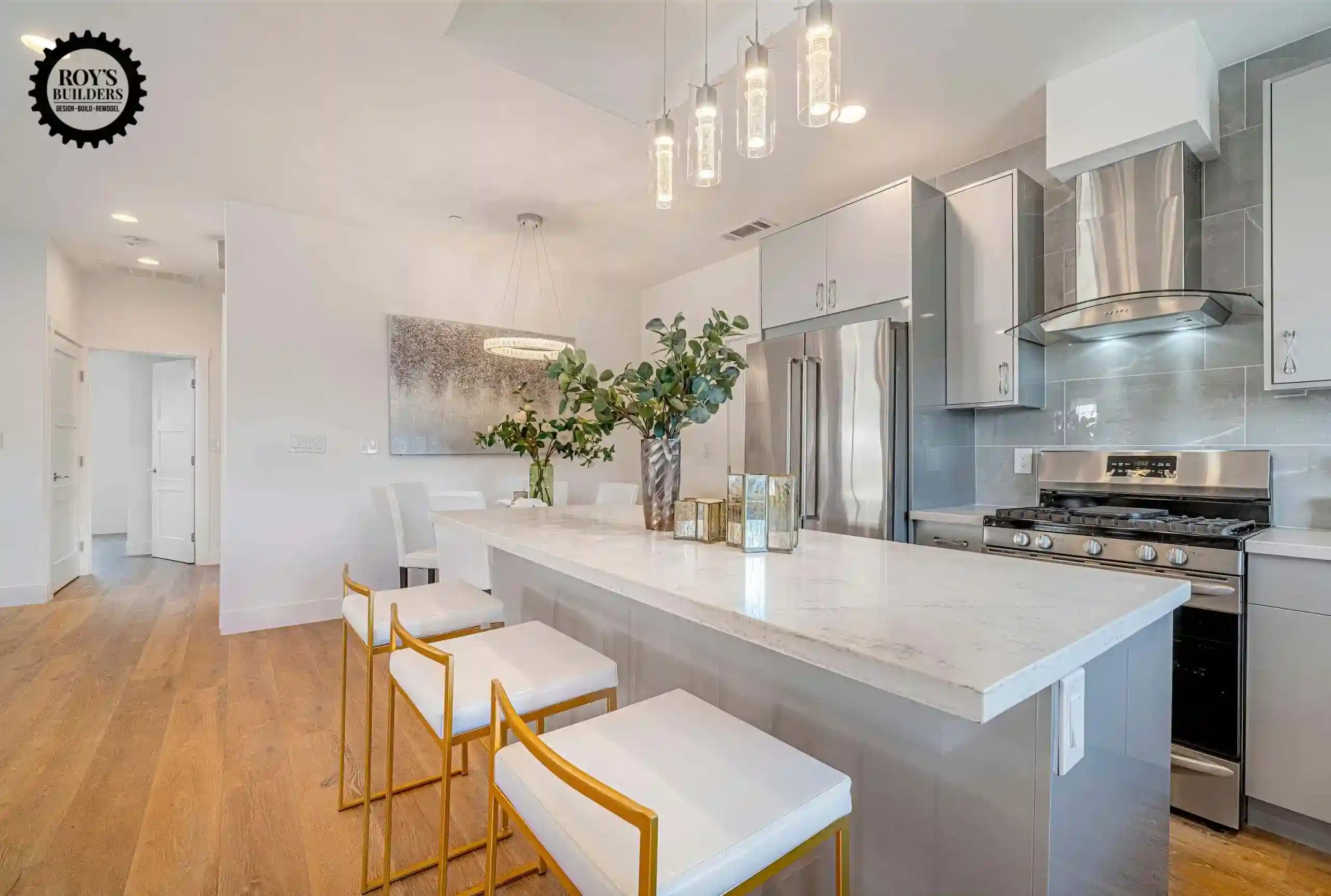 Elegant kitchen remodel by Roy's Builders and Remodeling