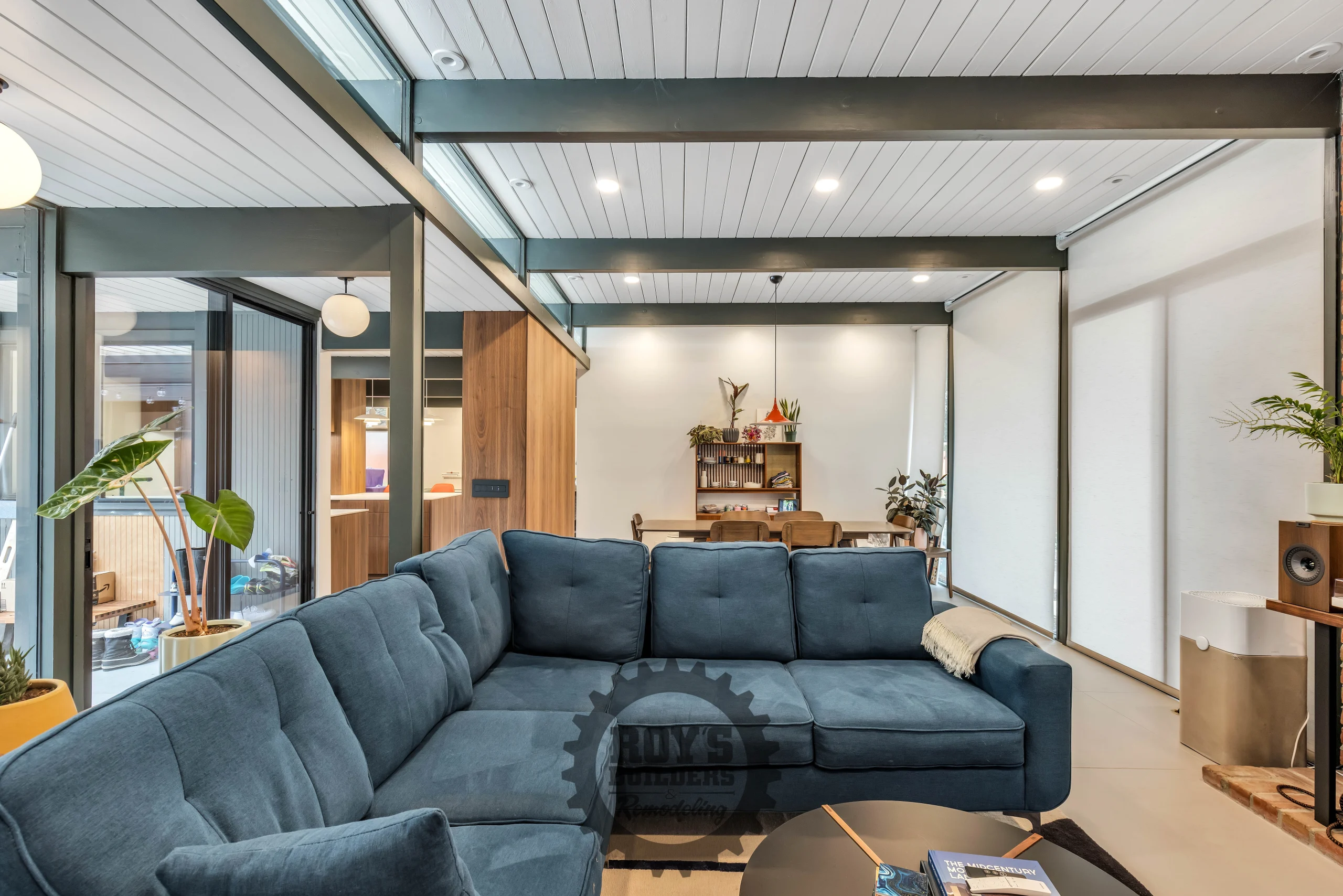 Redwood Retreat: A Mid-Century Modern Revival in Sunnyvale